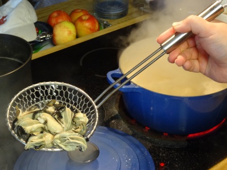 Blanching oysters